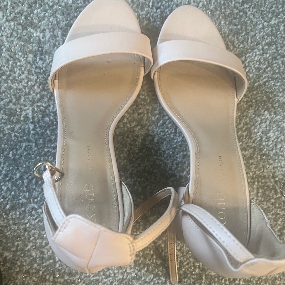Rohb Size 7.5 Heels